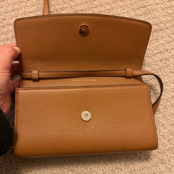Tory Burch cognac Robinson crossbody bag - Picture 6 of 7
